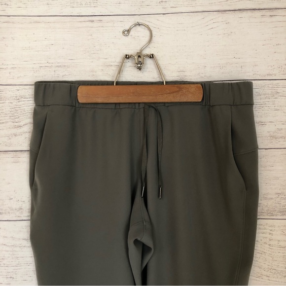 Lululemon On the Fly 7/8 Pant *Woven - Picture 5 of 11